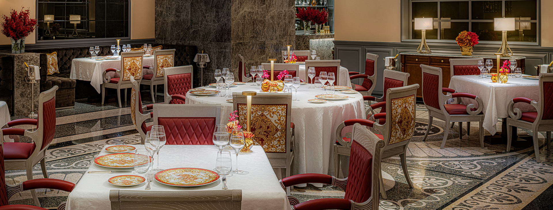 /The%20dining%20table%20of%20Don%20Alfonso%201890%2C%20the%20luxury%20Italian%20family-owned%20restaurant%20located%20at%20Grand%20Lisboa%20Palace%20Resort%20Macau.