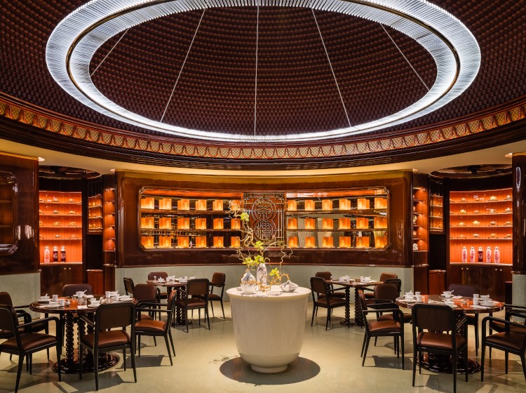 /The%20dining%20environment%20in%20Chalou%2C%20the%20Cantonese%20restaurant%20providing%20yum%20cha%20dishes%20and%20dim%20sum%20in%20GLP%20Resort%20Macau.