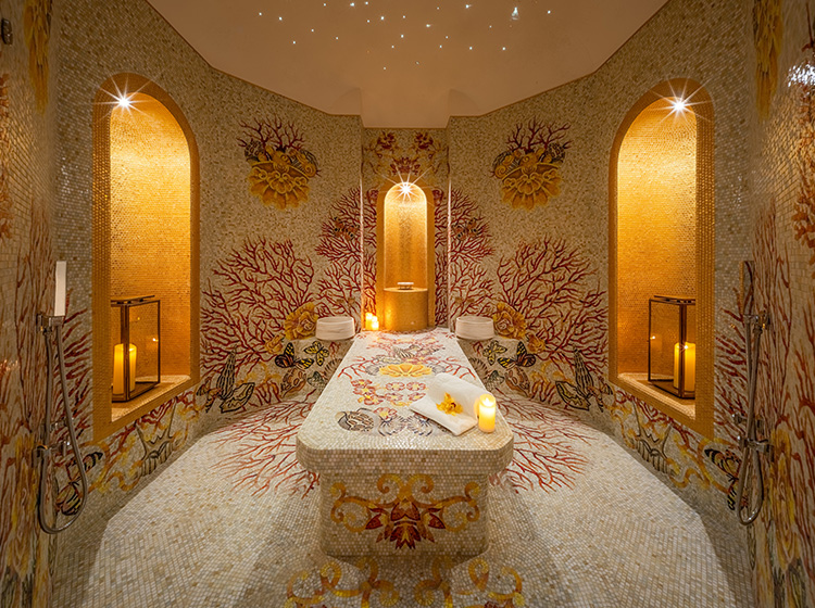 /The%20spa%20room%20of%20The%20SPA%20at%20Palazzo%20Versace%20Macau%20Hotel%2C%20which%20is%20a%20hotel%20spa%20provide%20luxury%20spa%20and%20massage%20services.
