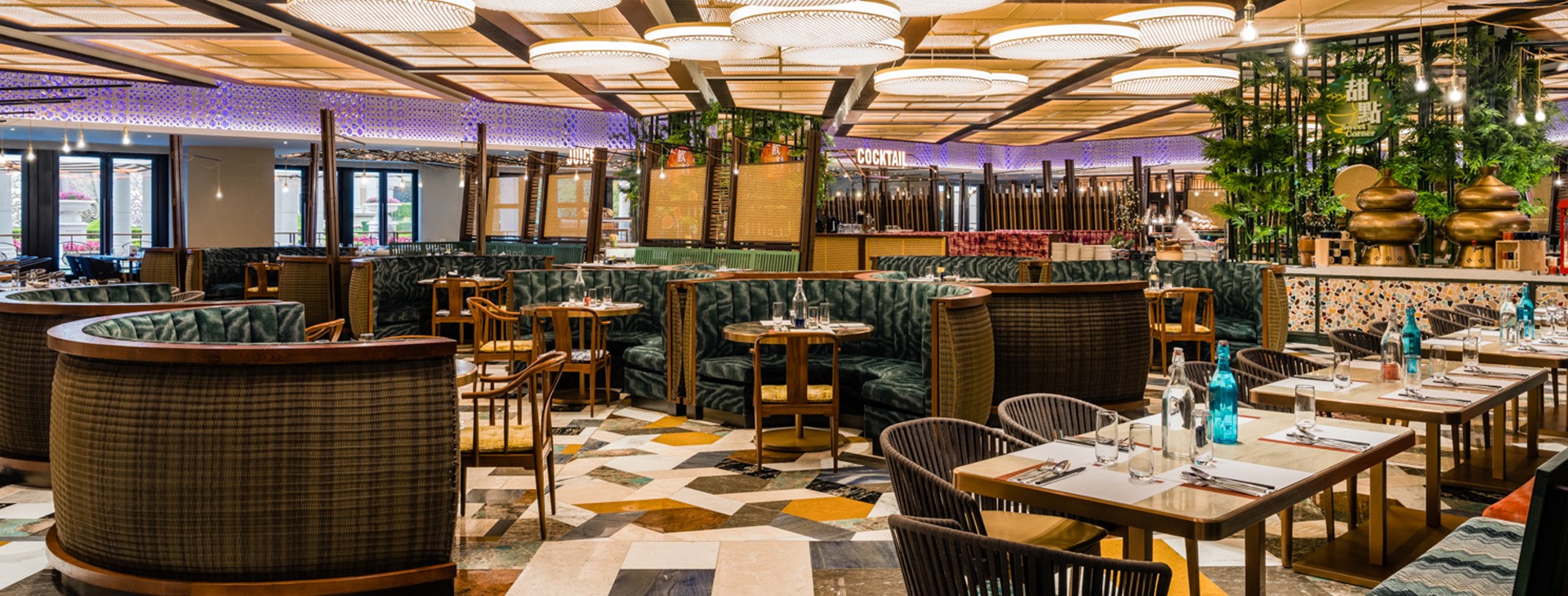 /The%20Grand%20Buffet%2C%20the%20international%20seafood%20buffet%20in%20Grand%20Lisboa%20Palace%20Resort%20Macau.