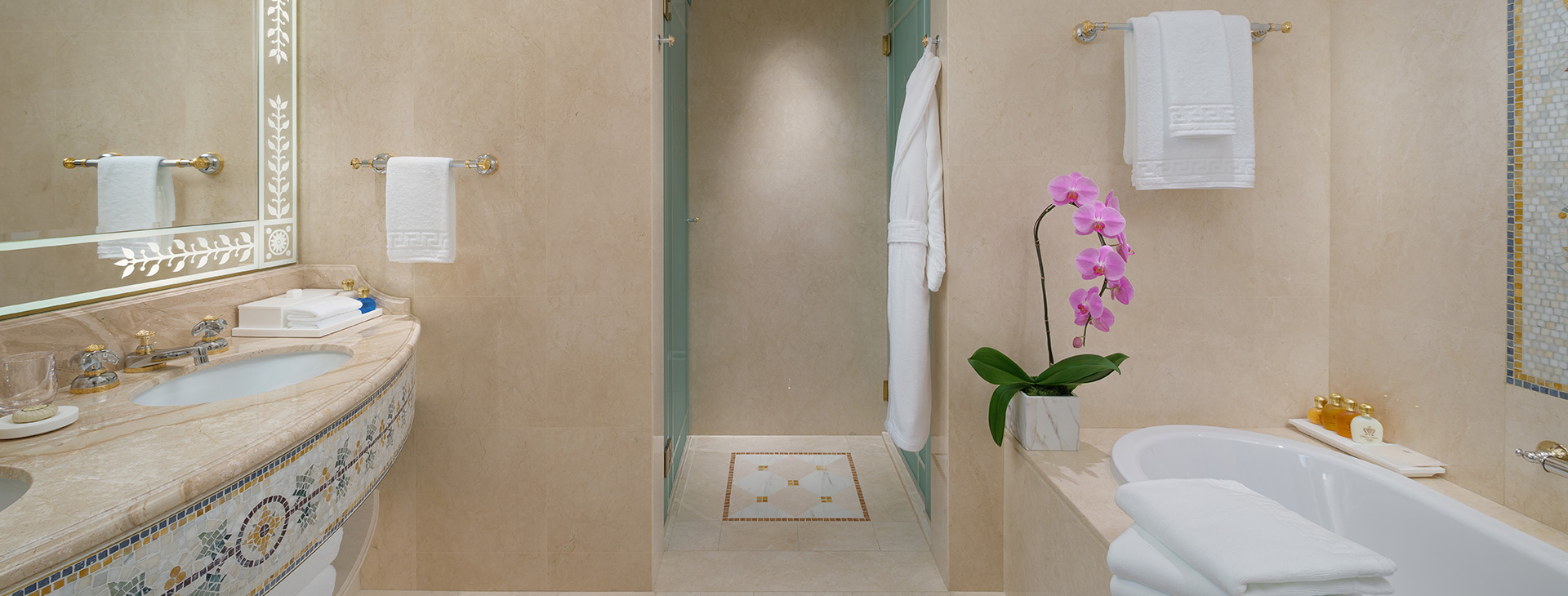 /palazzo%20versace%20grand%20suite%20bathroom