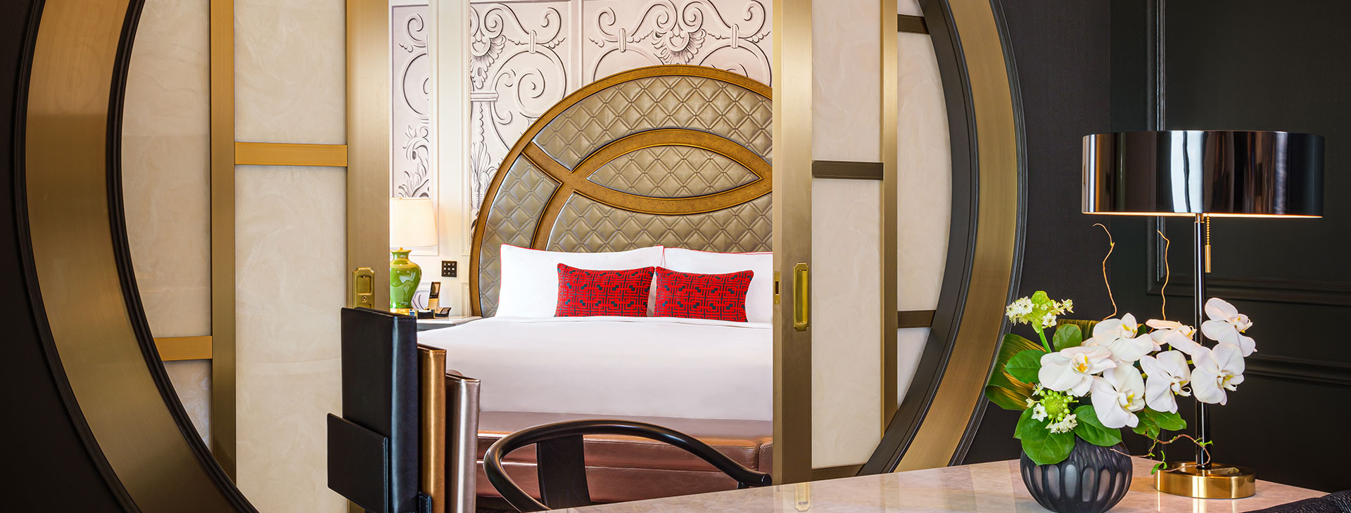 /THE%20KARL%20LAGERFELD%20Createur%20Suite